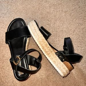 Steve Madden Espadrille Black Platform Sandals in Size US 5